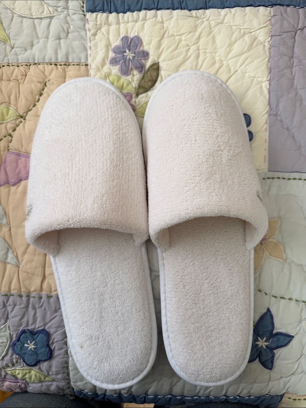 Plush White Terry Spa Slippers - Soft Comfort